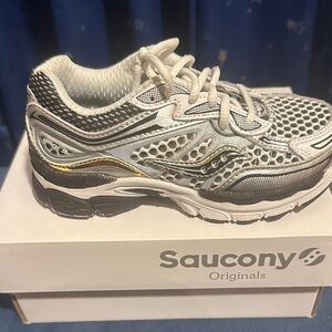 Saucony Originals White and Black Mesh Sneakers